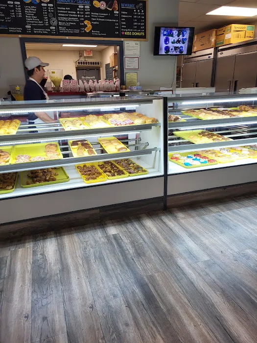 Kiss Donuts Picture 4