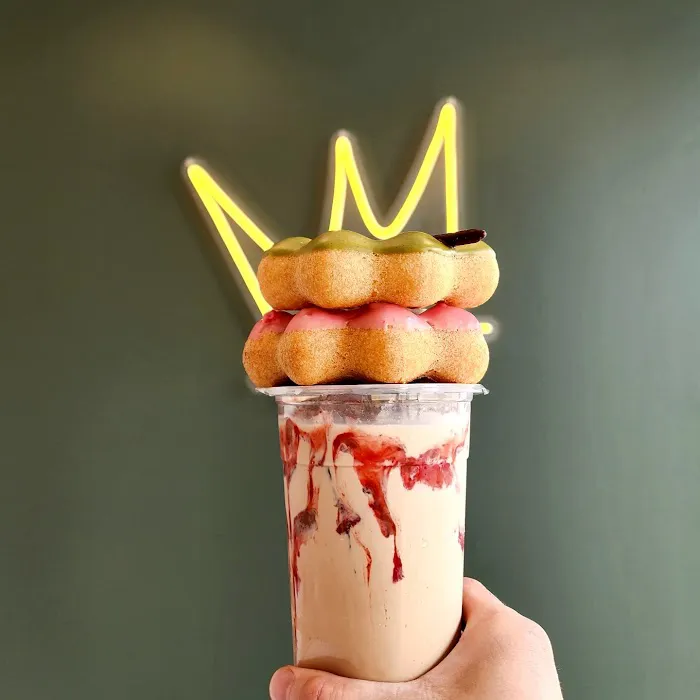Golden Crown Cookies & Mochi Donuts Picture 4