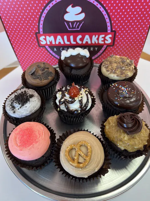 Smallcakes Cupcakery and Creamery Picture 4