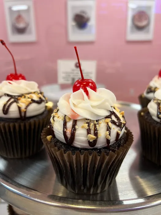 Smallcakes Cupcakery and Creamery Picture 3