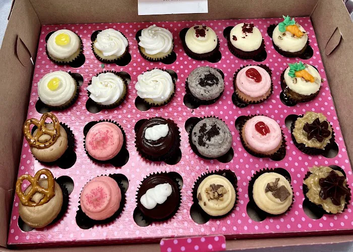 Smallcakes Cupcakery and Creamery Picture 8