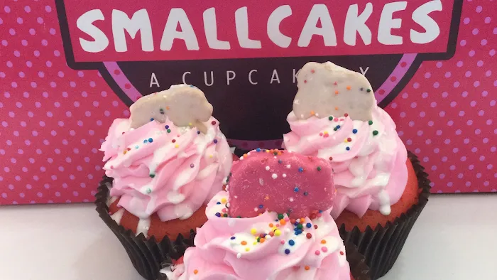 Smallcakes Cupcakery and Creamery Picture 10