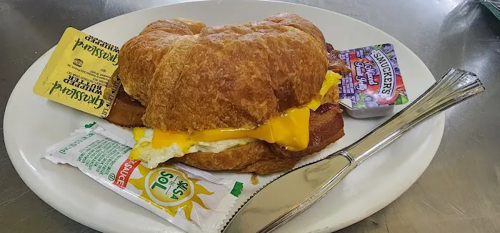 Donut House Picture 9