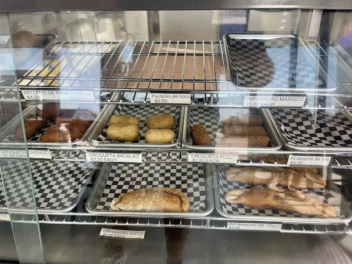 Caribeños Latin Bakery Picture 4