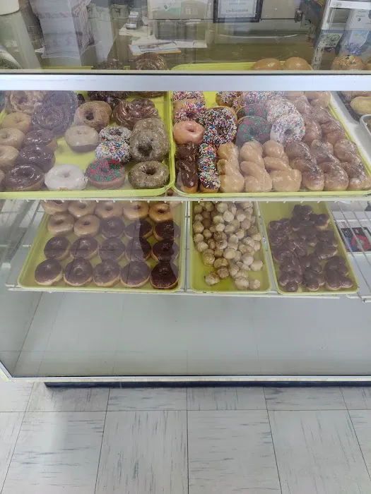 Sunshine Donuts Picture 2