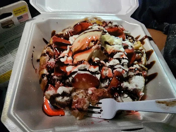 Steph's Chillville Funnel Cakes Picture 6