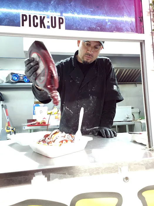 Steph's Chillville Funnel Cakes Picture 5