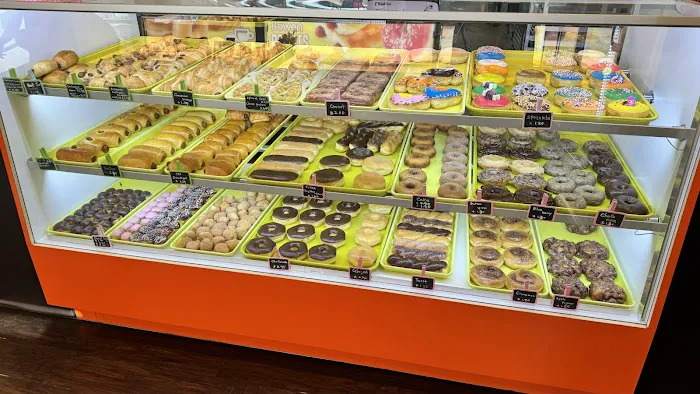 BOWEN DONUTS Picture 4
