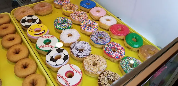 BOWEN DONUTS Picture 2