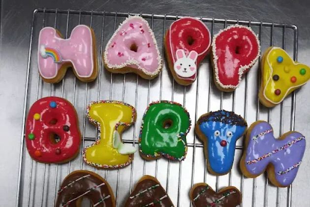 BOWEN DONUTS