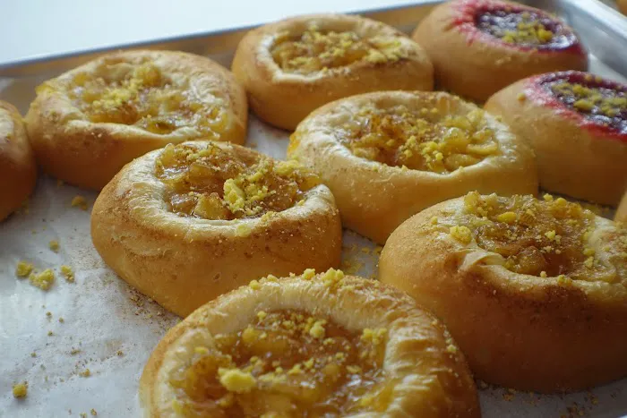 Queen Bee Donut & Boba Tea Picture 8