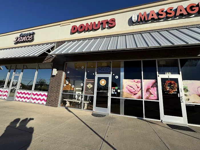 Donna's Donuts Picture 3