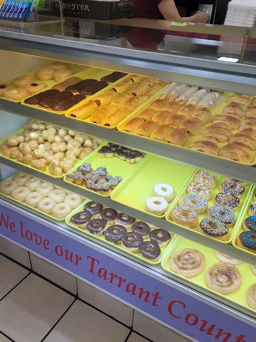 Campus Donuts Picture 4