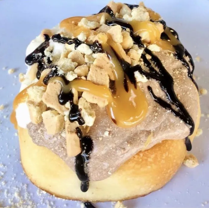 Cinnaholic Picture 4