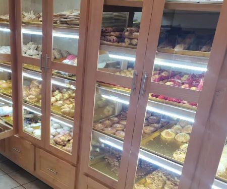 Monique Bakery