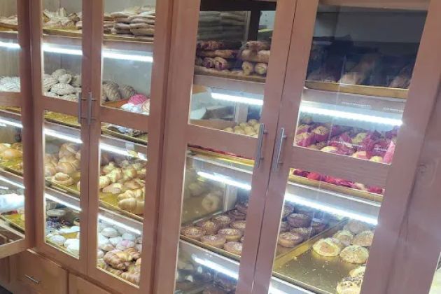 Monique Bakery
