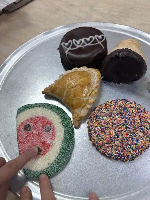 Monique Bakery Picture 7