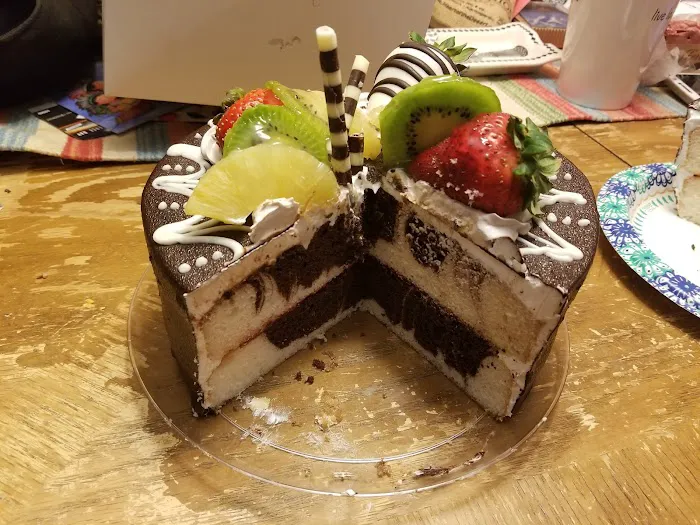 Monique Bakery Picture 5