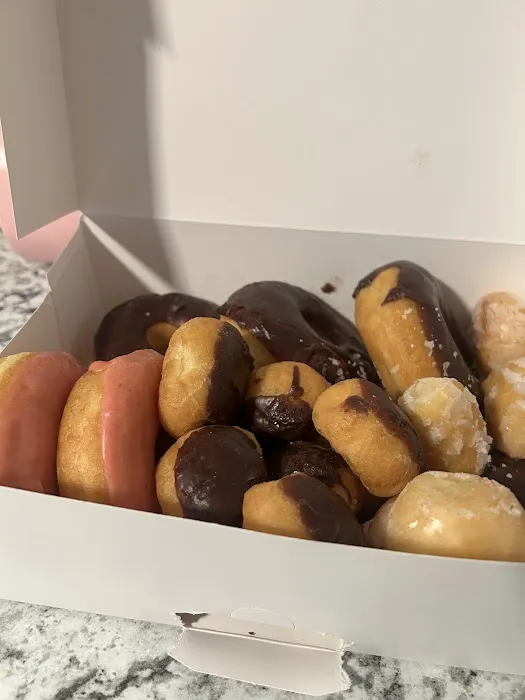 Honey Bee Doughnuts & Bakery Picture 5