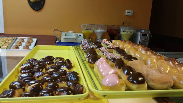 Central Donuts & Bakery Picture 1