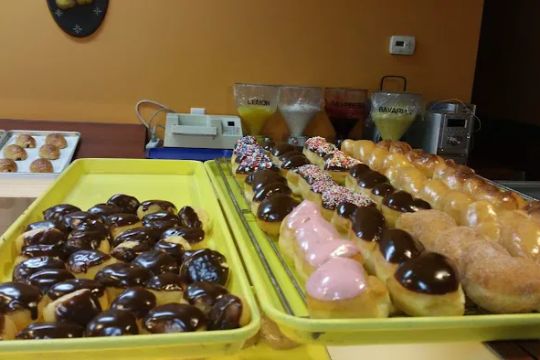 Central Donuts & Bakery