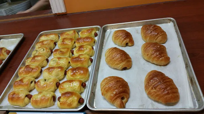Central Donuts & Bakery Picture 5