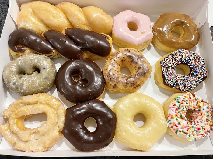Central Donuts & Bakery Picture 8