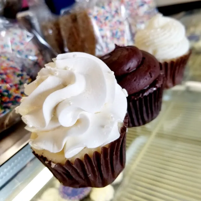 Frosted Pink Cake Co Picture 8