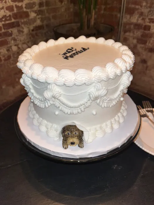 Creme De La Creme Cake Company Picture 3