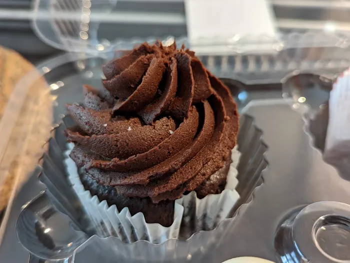 Creme De La Creme Cake Company Picture 7