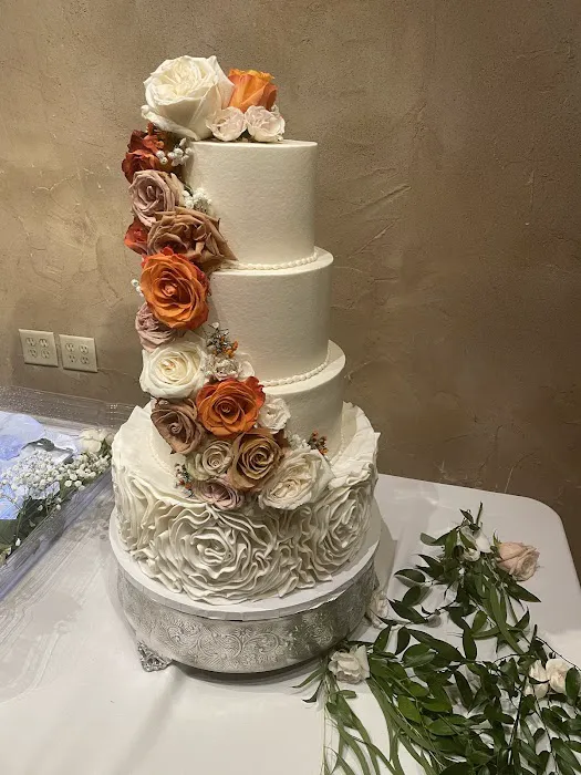 Creme De La Creme Cake Company Picture 5