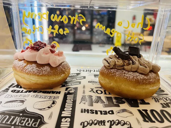Mathis Donuts Picture 1
