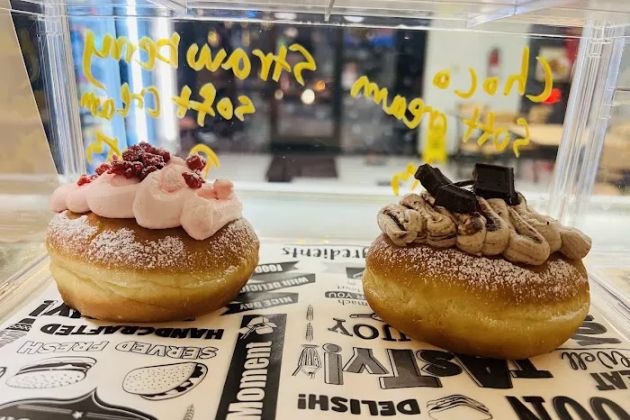 Mathis Donuts