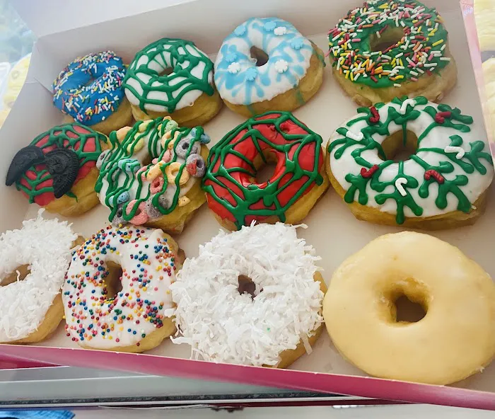 Donut King Palace Picture 9