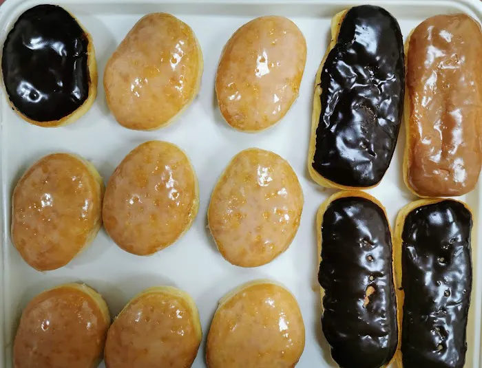 Donut King Palace Picture 4