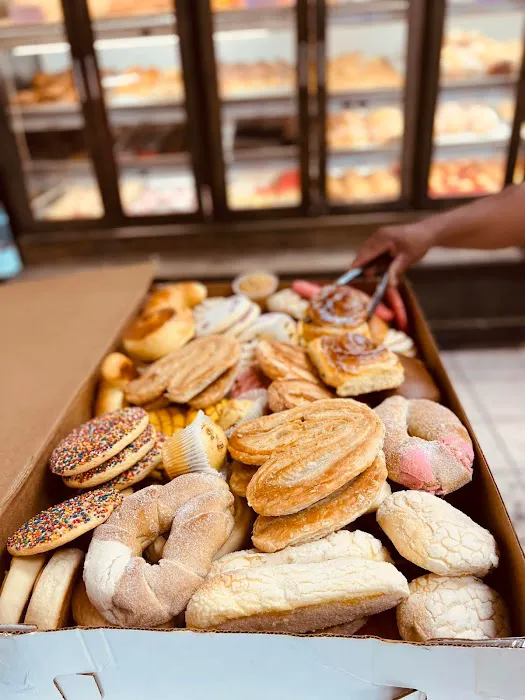 Los Pastores Panadería Picture 1
