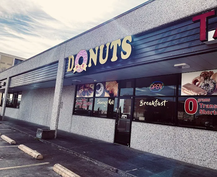 M & K Donuts Picture 1