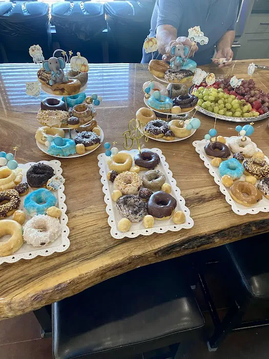 Donut Palace Picture 8