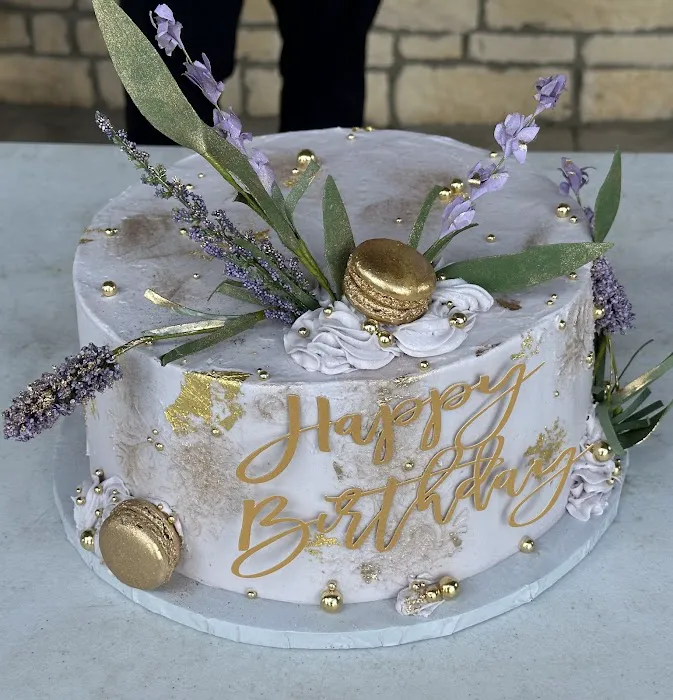 Divine Creations Bakery & Boutique Picture 1