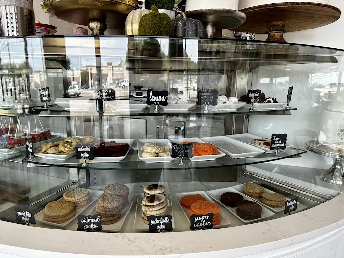 Cake-Aholics Bakery Picture 5