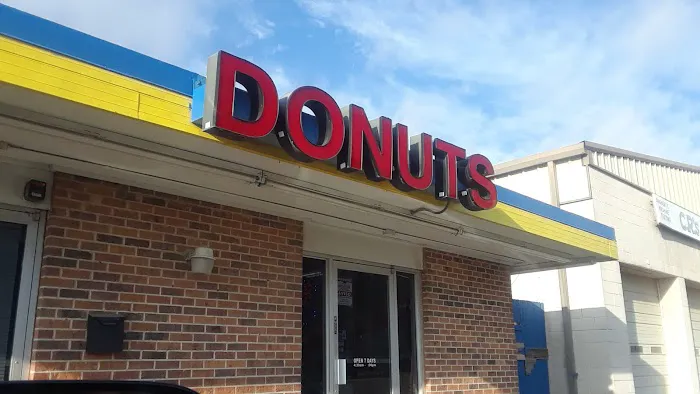 Willow Donuts Picture 2