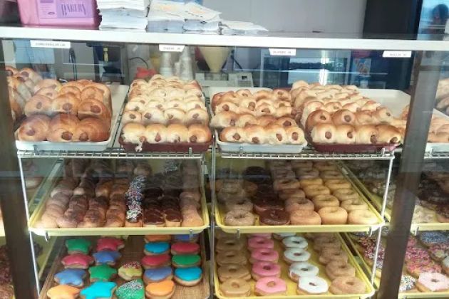 Momma's Donuts