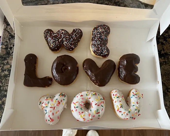 A & H Donuts Picture 4