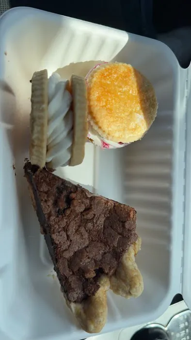 Sweet Lucy's Pies Picture 1