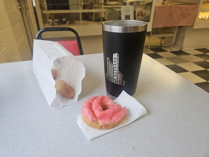 Happy Donut Shop Picture 5