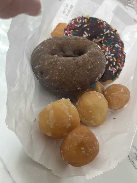 Happy Donut Shop Picture 8