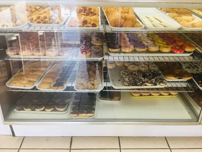 Pioneer Donuts Picture 8