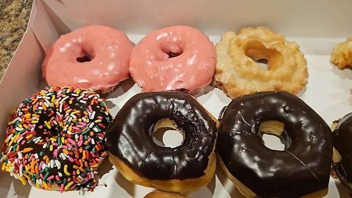 Pioneer Donuts Picture 5
