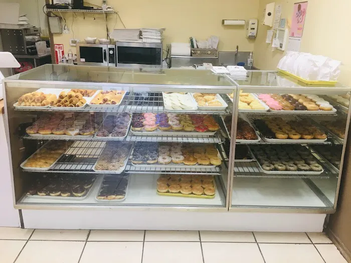 Pioneer Donuts Picture 2