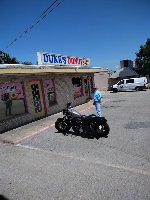Duke's Donuts Picture 4